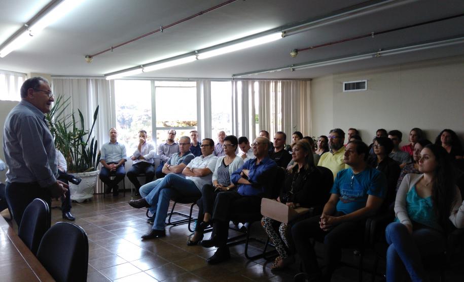 A reunião de Louvanir Menegusso com a equipe da Comec.