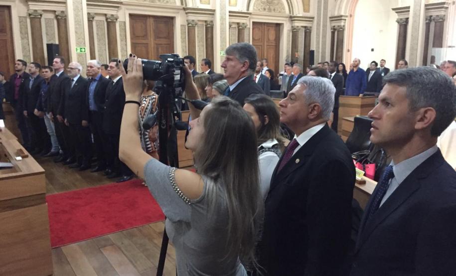 Gilson Santos participa da sessão de abertura dos trabalhos da Câmara de Curitiba Gilson Santos participa da sessão de abertura dos trabalhos da Câmara de Curitiba